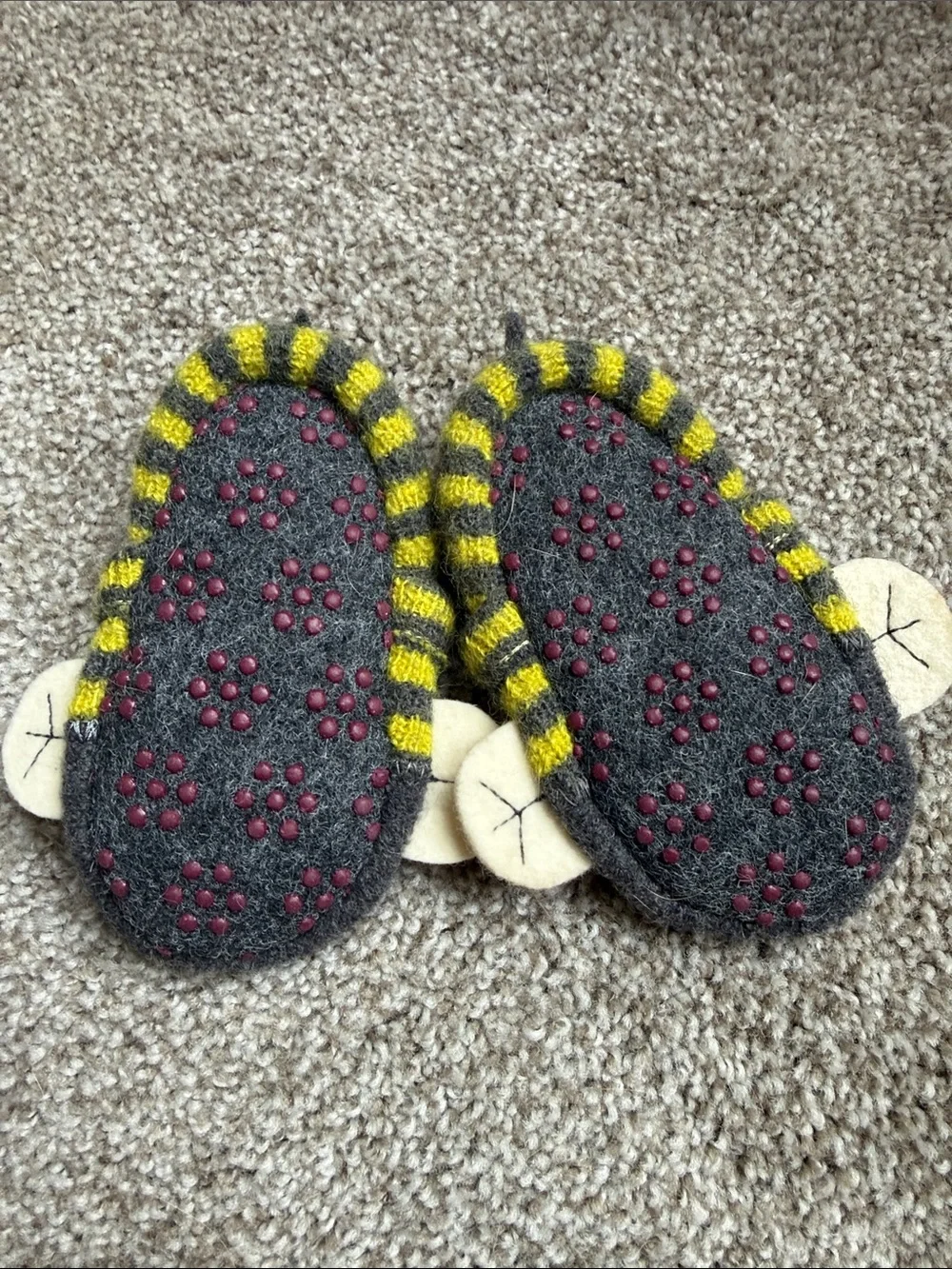Garnet Hill Gray & Yellow Bumble Bee Wool Slipper Socks (12-18months)